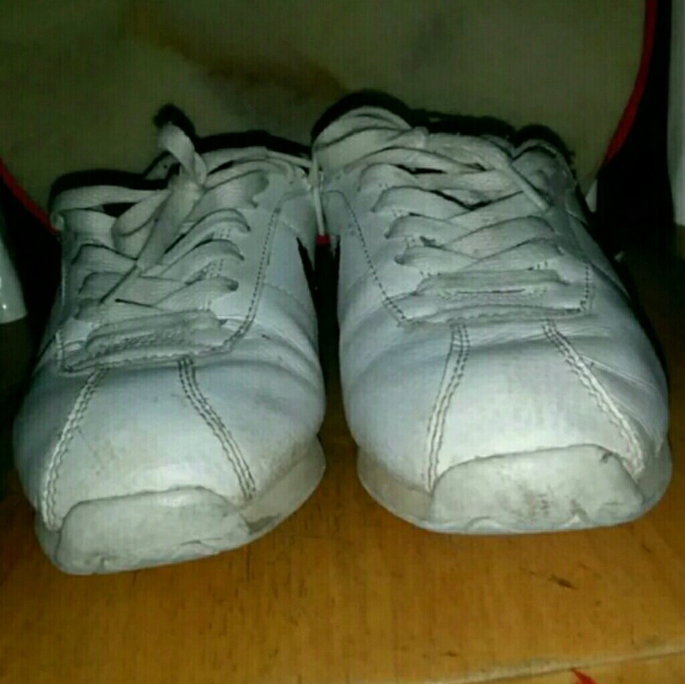 Nike stamina low tops